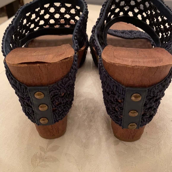 🎉3 for $30.🎉 C est 1946 Macrame wedge sandals (OLCC) - Picture 4 of 7